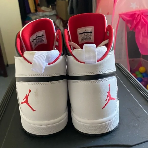 Jordan - Picture 3 of 5